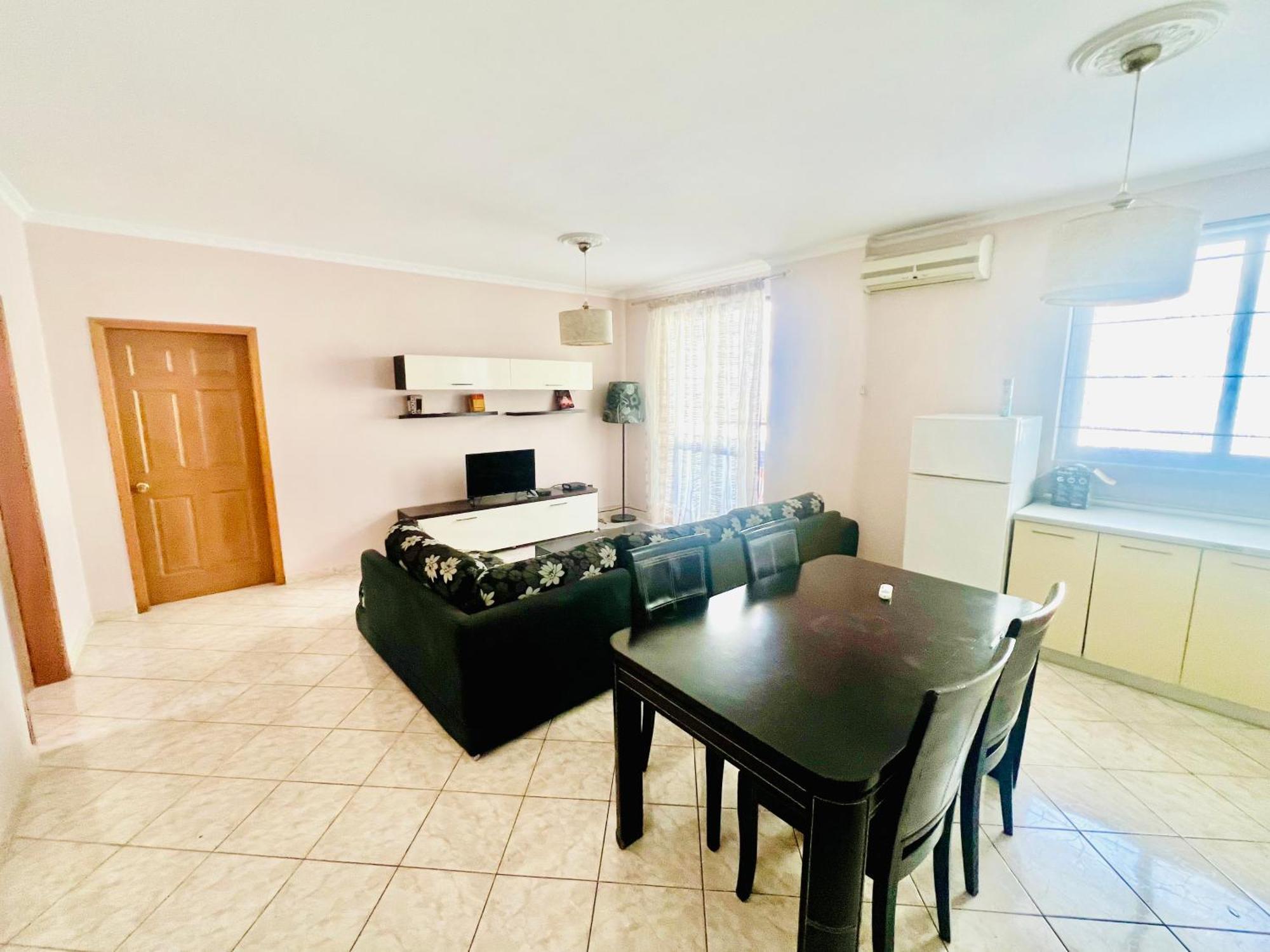 Lovely 3-Bedroom Rental Unit In Дуррес Экстерьер фото