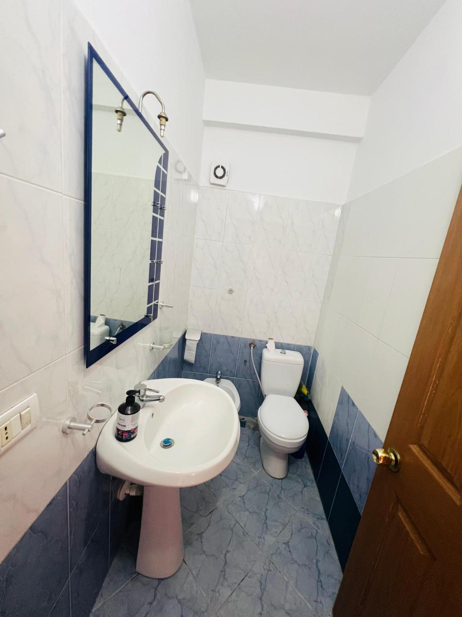 Lovely 3-Bedroom Rental Unit In Дуррес Экстерьер фото