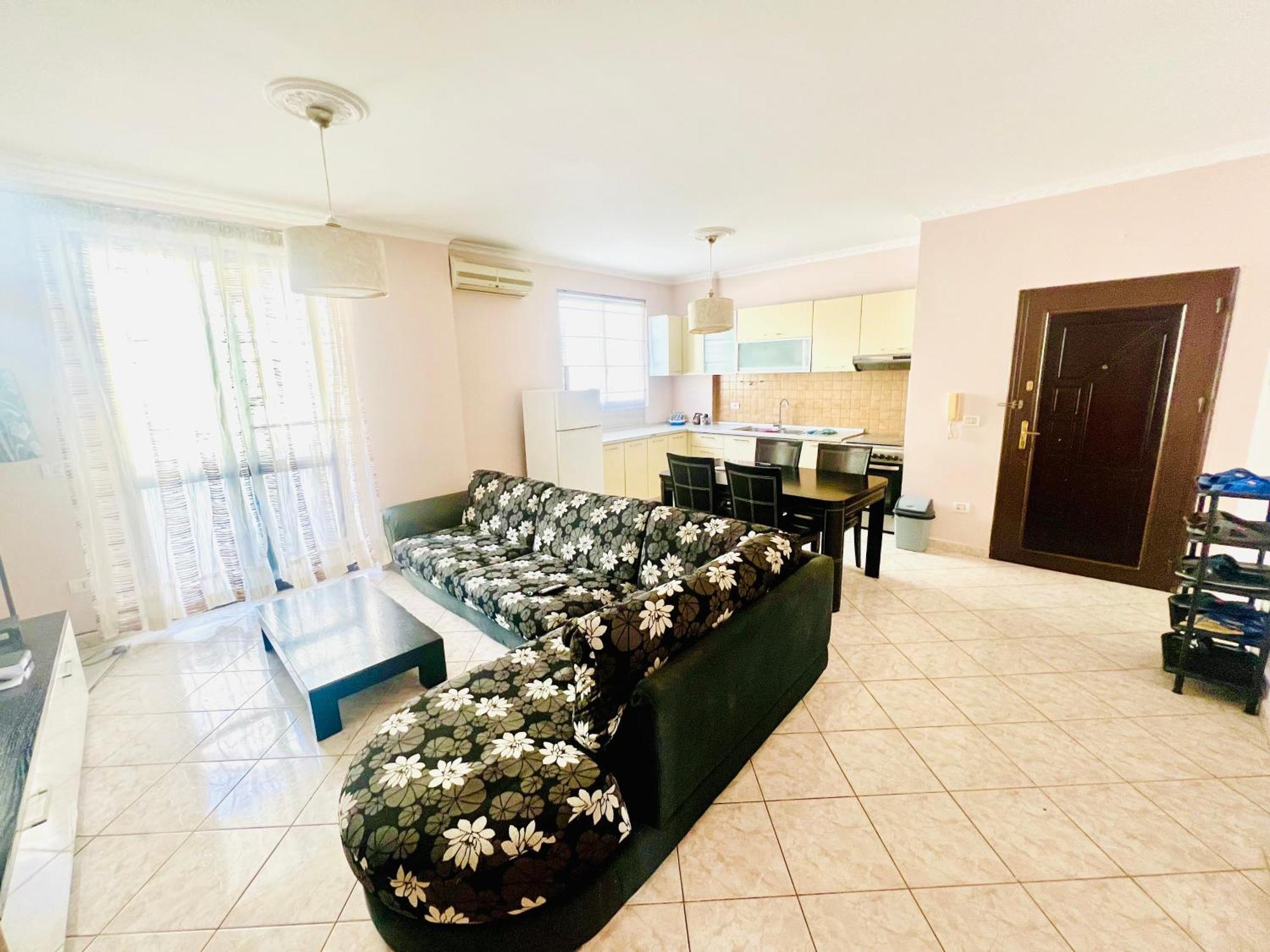 Lovely 3-Bedroom Rental Unit In Дуррес Экстерьер фото